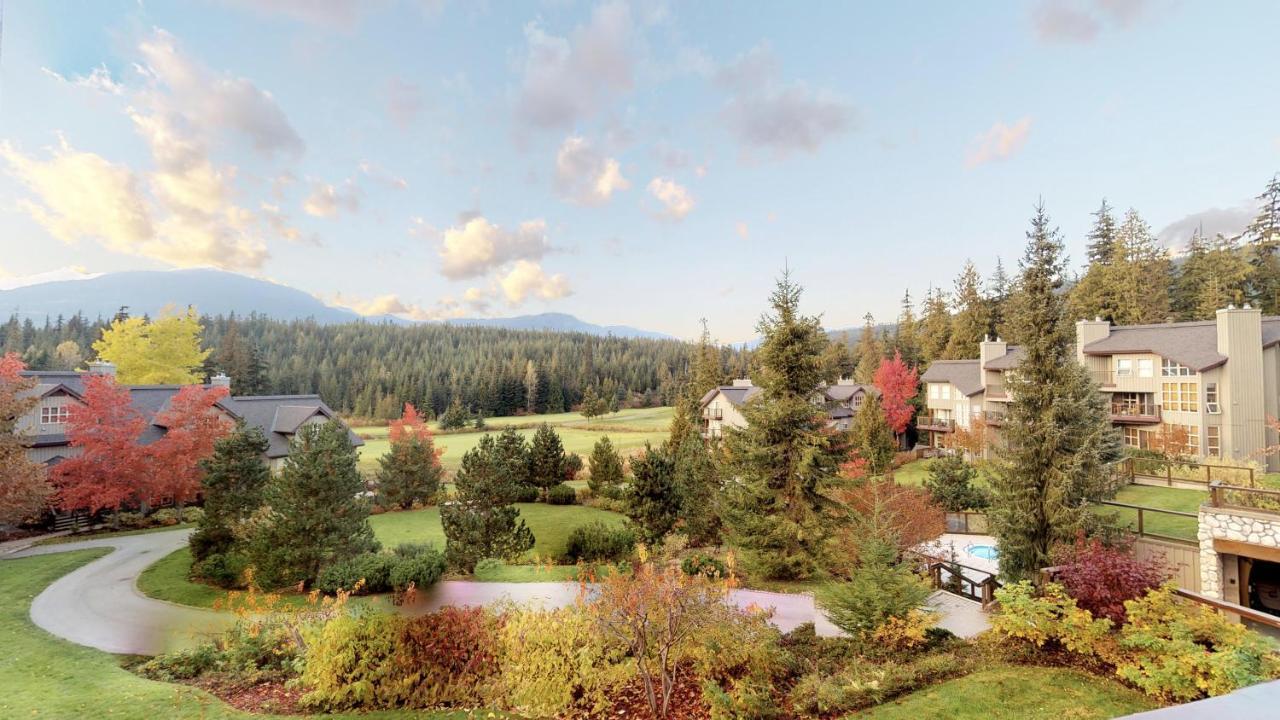 Golf Course & Mountain Views By Harmony Whistler Villa Exterior photo